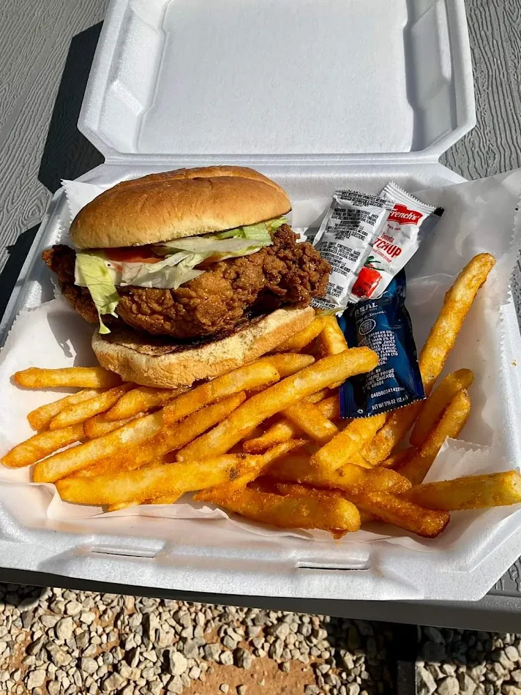 Deluxe Chicken Sandwich Combo